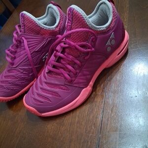 Yonex Women's Magenta Athletic Shoes